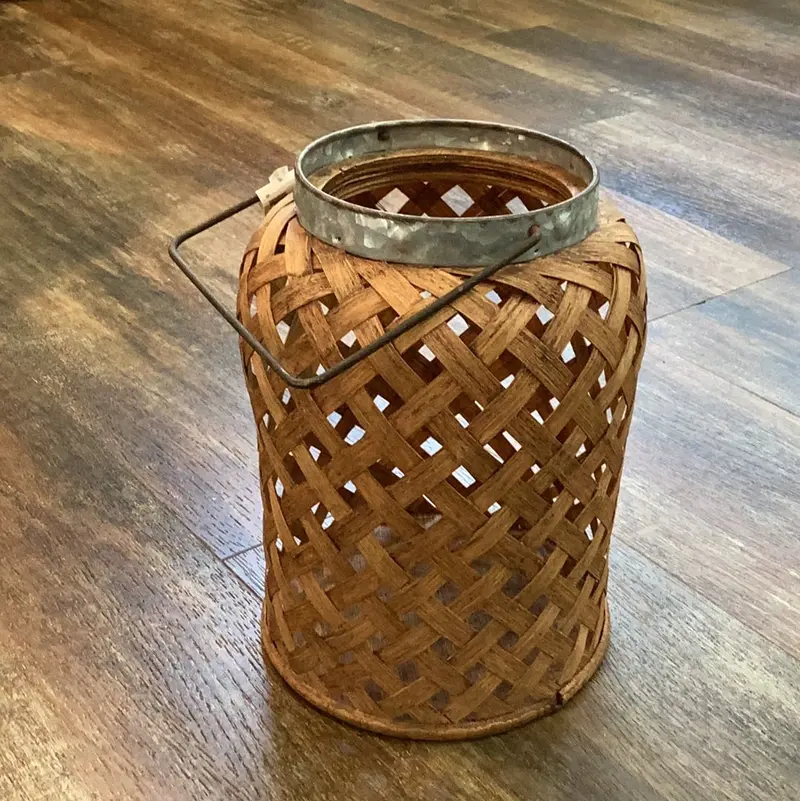9.75-Inch Braided Seagrass Lantern 1