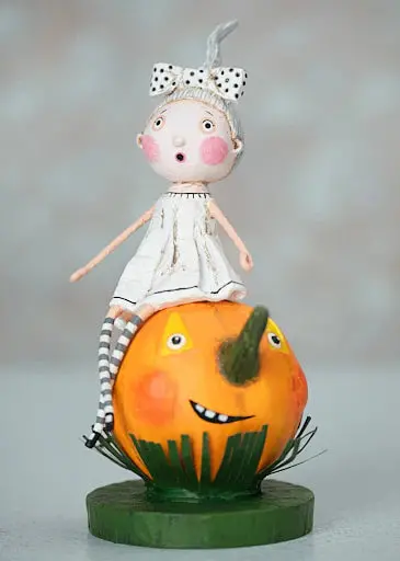 A Little Halloween Spirit – Lori Mitchell Decorative Piece 1