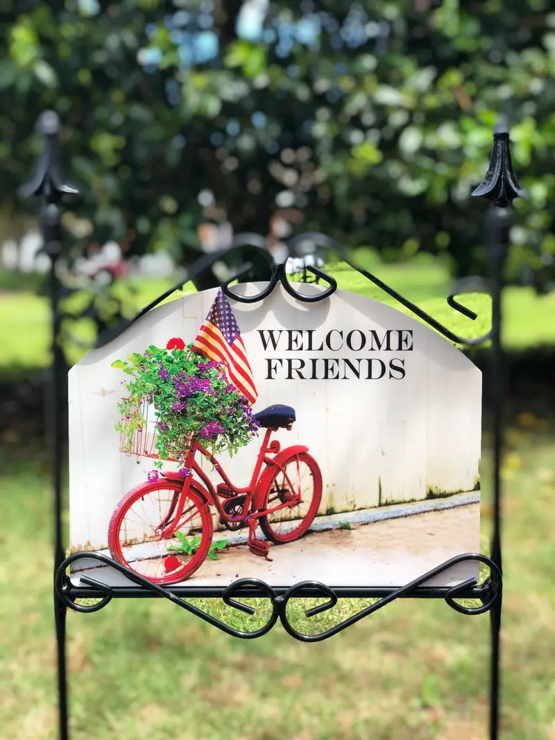 Americana Bicycle-Themed Outdoor Welcome Sign 1