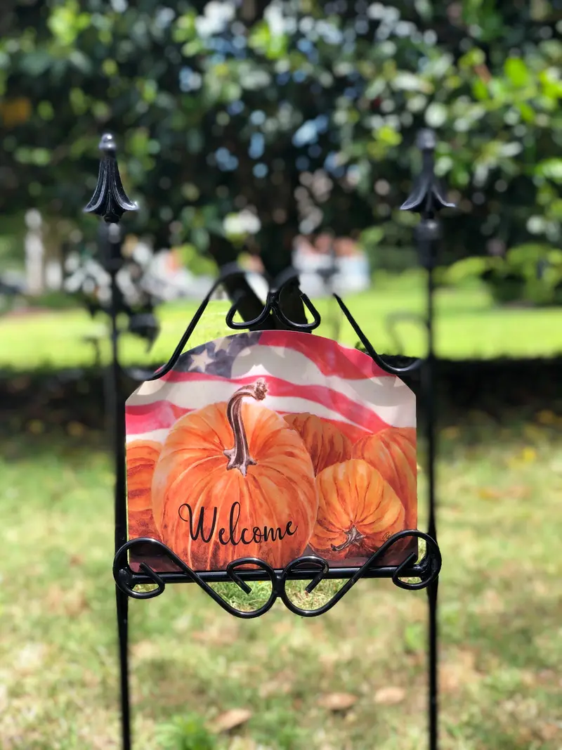 Americana-Style Pumpkin Welcome Garden Sign 1