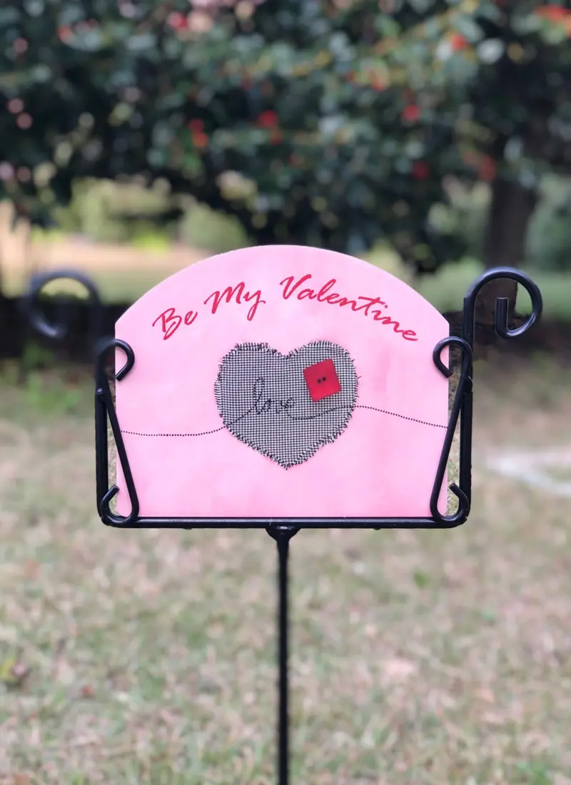 Be My Valentine Heart Garden Sign 1