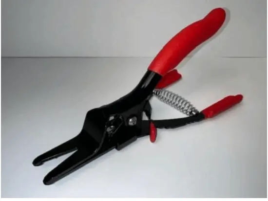 Facom Dm.Tu Hose Removal Pliers – Precision-Fit Tool For Automotive Use 1