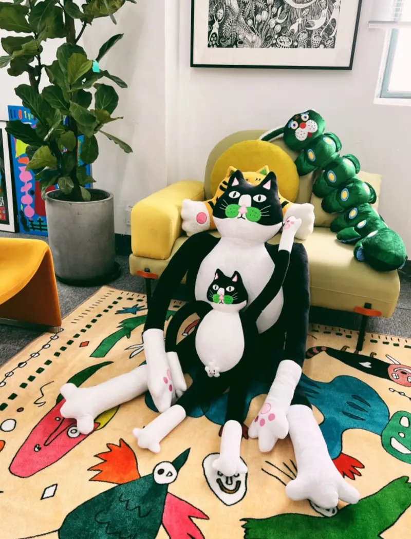 Fugui: Tuxedo Cat Plush Figure 1