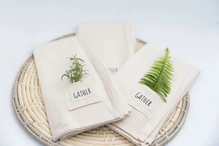 Gather Collection Pocket Napkins – Set Of Four Linen-Blend Towels 1