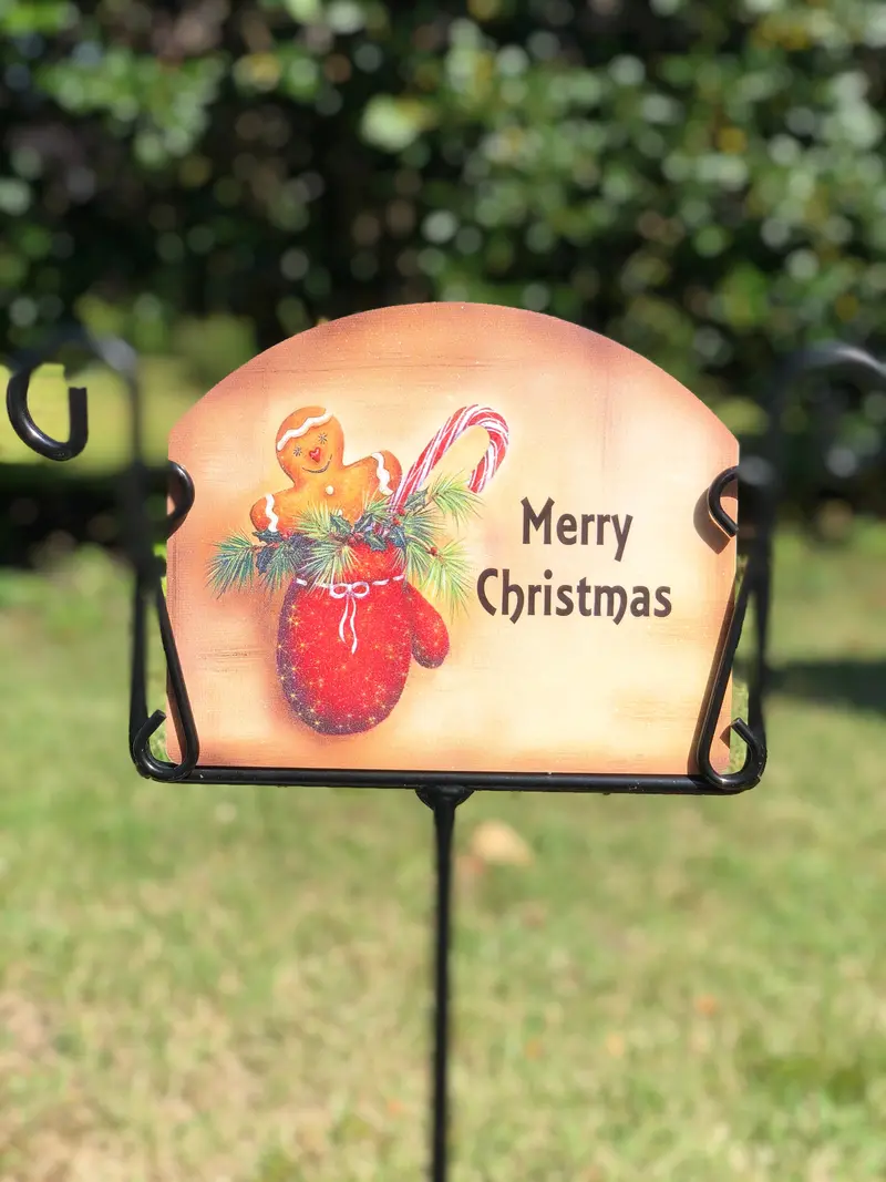 Gingerbread Mitten Christmas Garden Sign 1