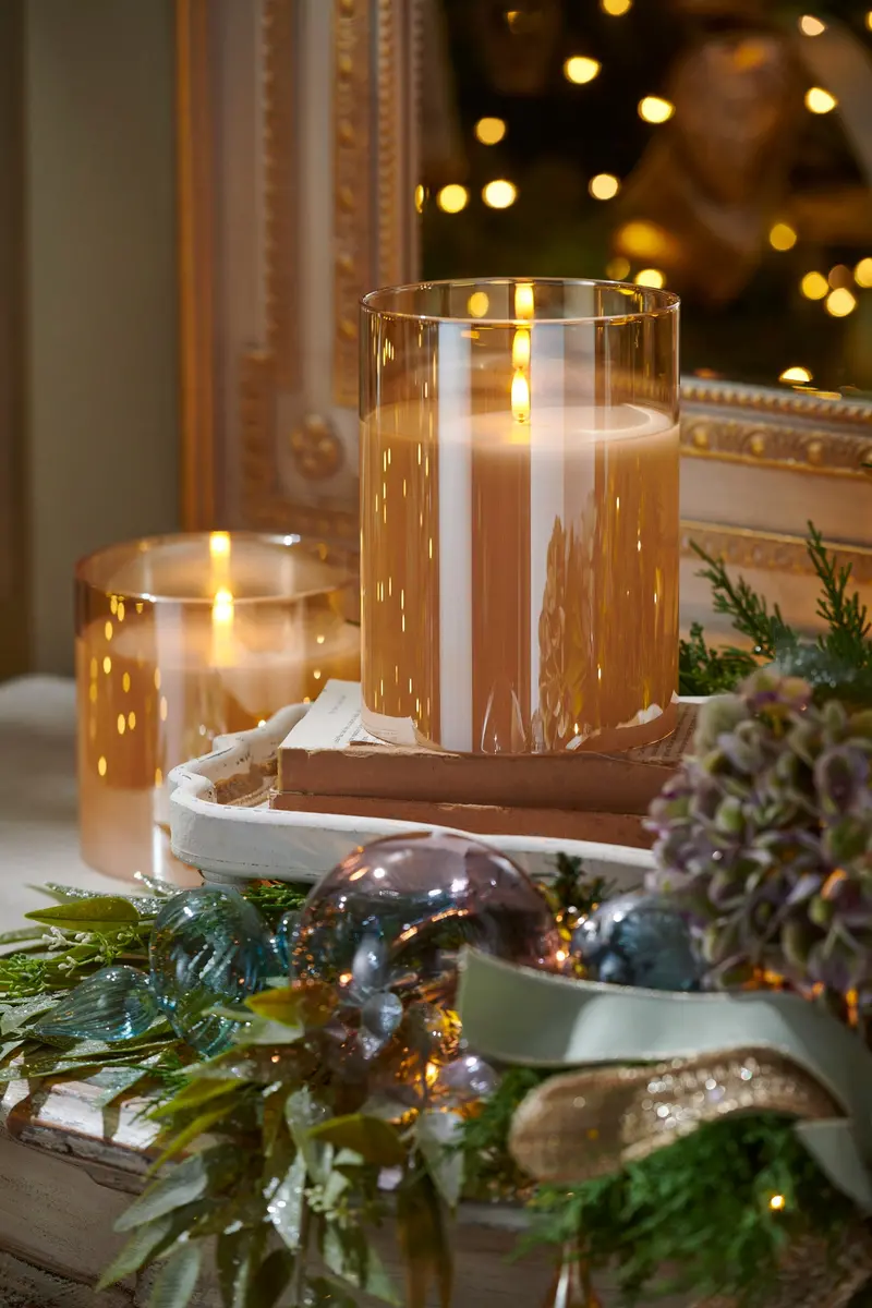 Gold-Trimmed Ivory Pillar Candles In Glass Holders 1
