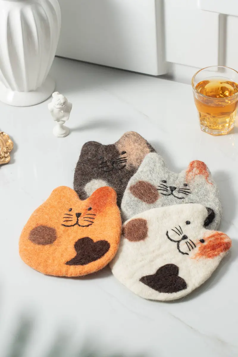 Handcrafted Felt Coffee Mug Coaster Set – Fatty Cat Design 1