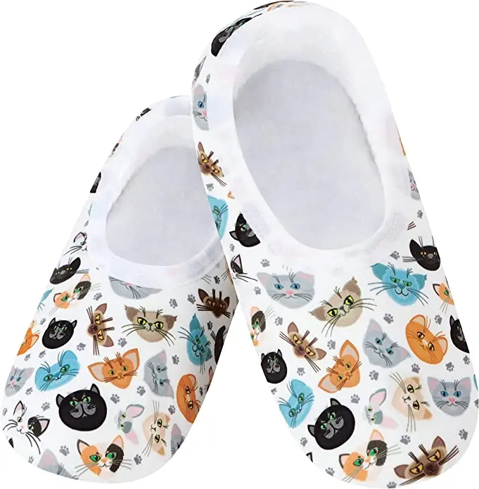 Kittie Faces Snoozies Skinnies Plush Sleep Socks 1