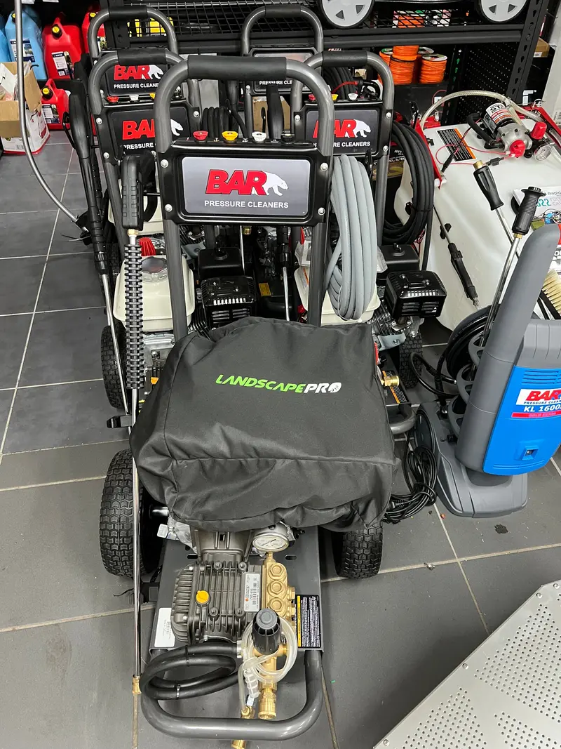 Landscape Pro All-Weather Lawnmower And Engine Cover 1