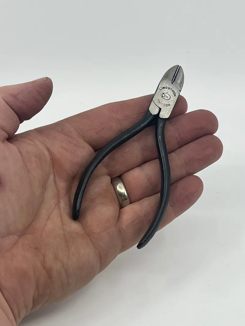 Lindström Sweden No. 625 Snipe-Nose Diagonal Cutters — Compact 45° Angle Design, Nos 1
