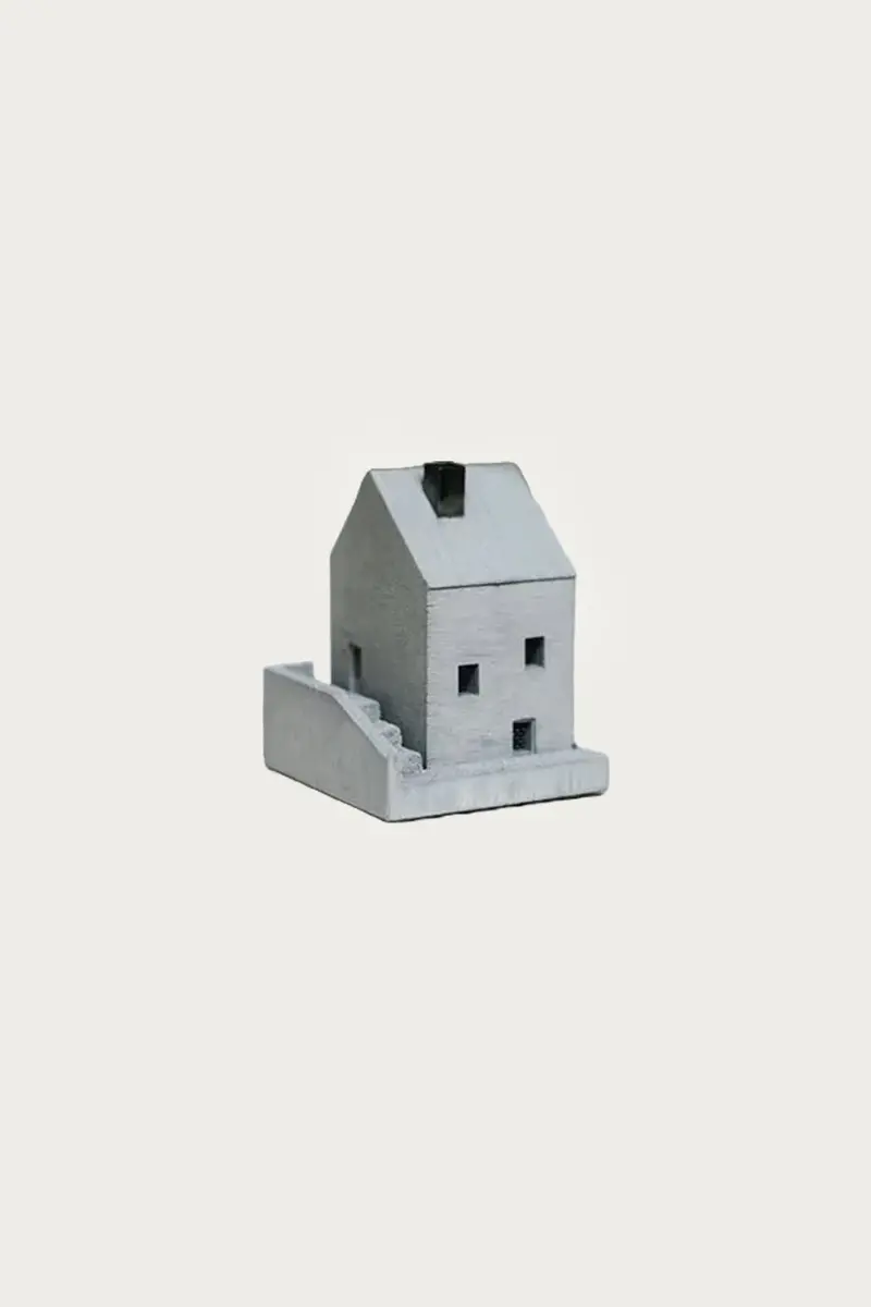 Lodge-Inspired Ceramic Incense Pot 1