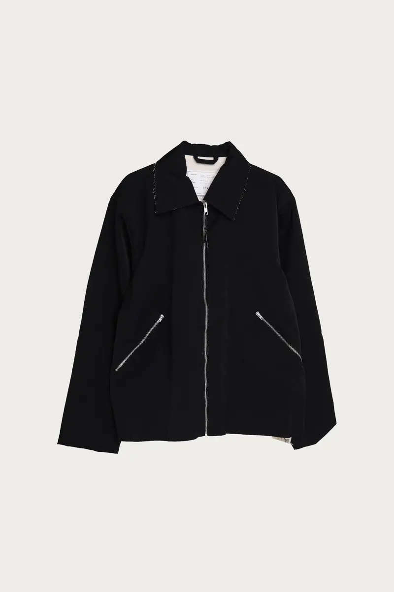 Minimalist Black Jacket For Everyday Wear 1
