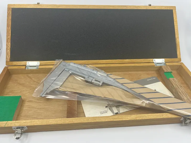 Mitutoyo Vernier Caliper – 0–300Mm Long Jaw, 0.02Mm Resolution, Wooden Case (543-113 Nos) 1
