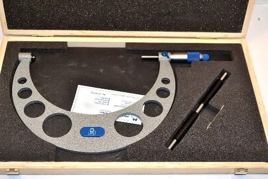 Moore & Wright Mw210-041 Precision 7–8 Inch Micrometer With Carbide Tips And Calibration Standard 1