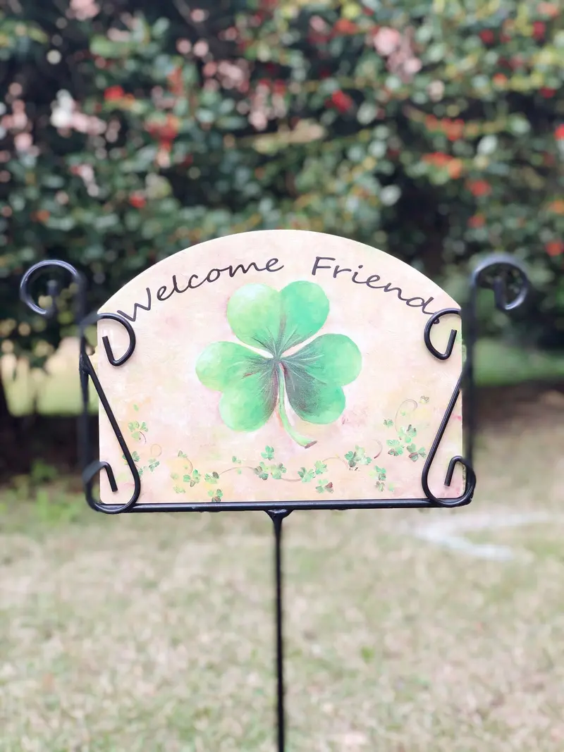 New Shamrock Friends Welcome Garden Plaque 1