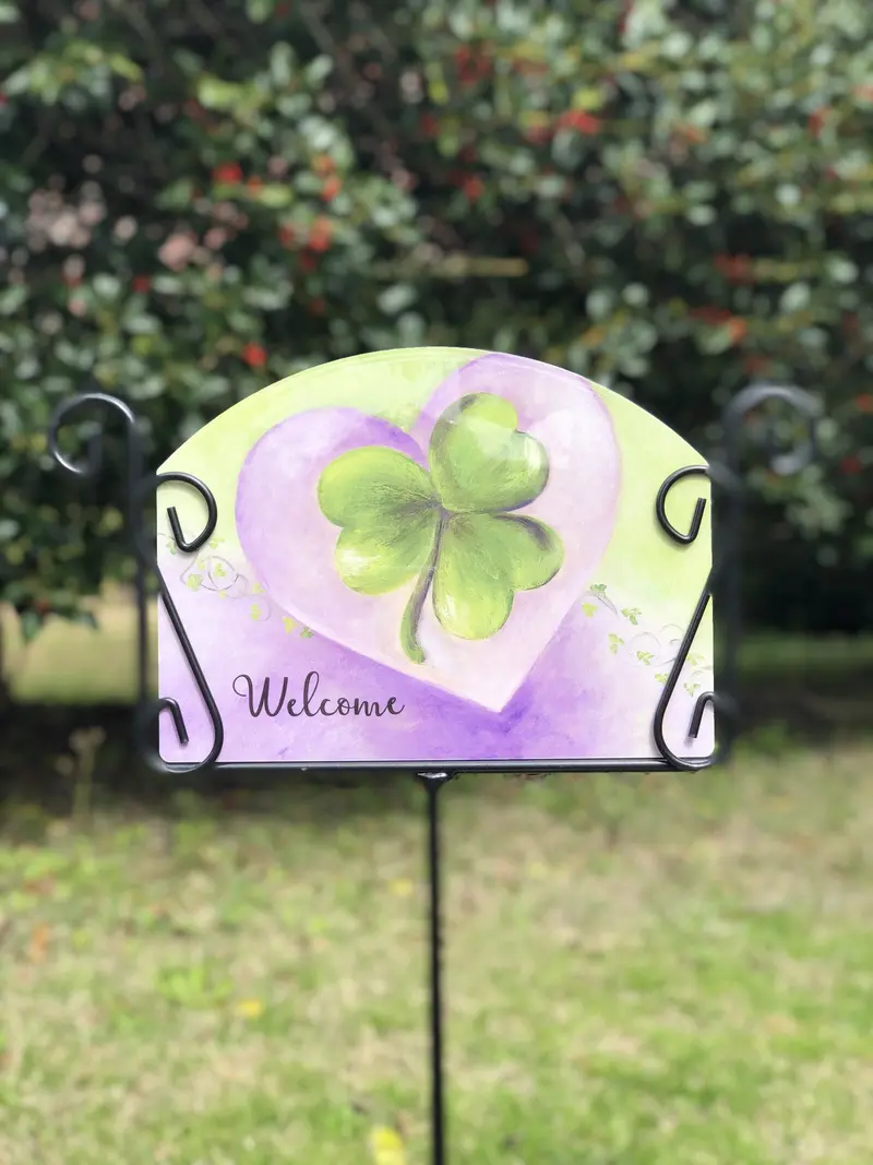 Shamrock-Themed Heart Garden Decor Sign 1