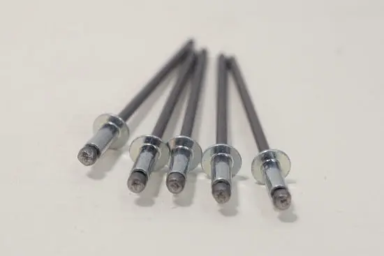 Stanley Advel Pop Rivets – 10,000-Pack, Steel, .032″–.125″ Grip Range (R4760) 1