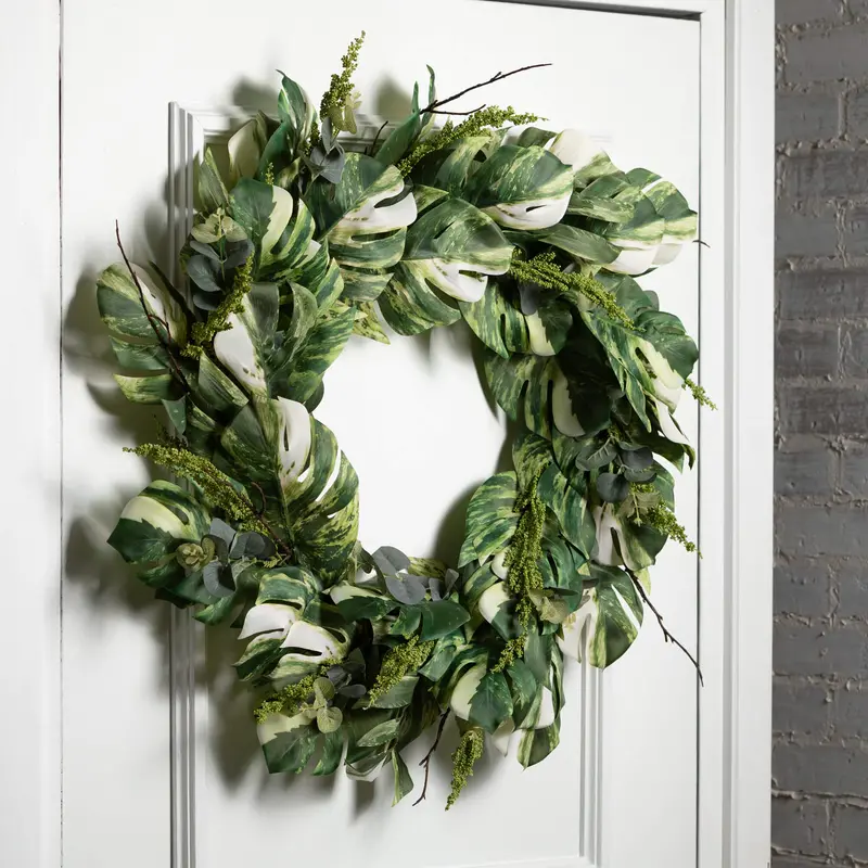 Variegated Leaf Wreath – Textured Green-And-Cream Ring 1