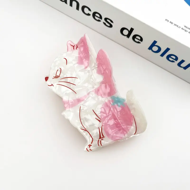 White Cat-Themed Hair Claw Clip – Elegant Design 1