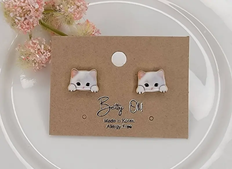 White Kitten Stud Earrings – Delicate Cat-Themed Jewelry 1